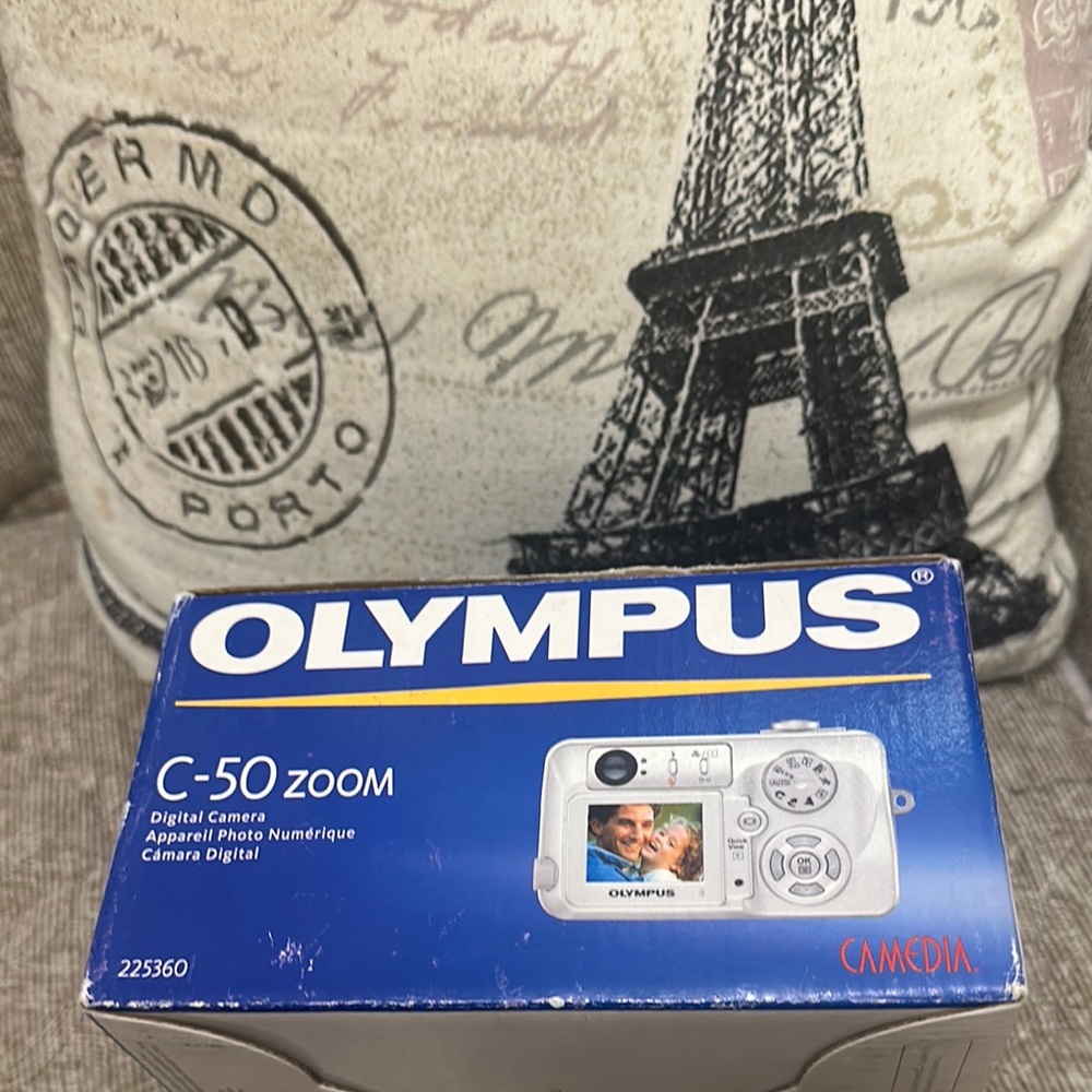 🌸 Olympus C-50 Zoom Digital Camera in original box